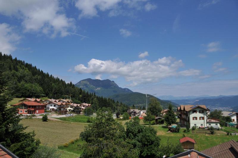 Al Pian Garni Hotel - B&B & Pizza Vattaro Eksteriør billede