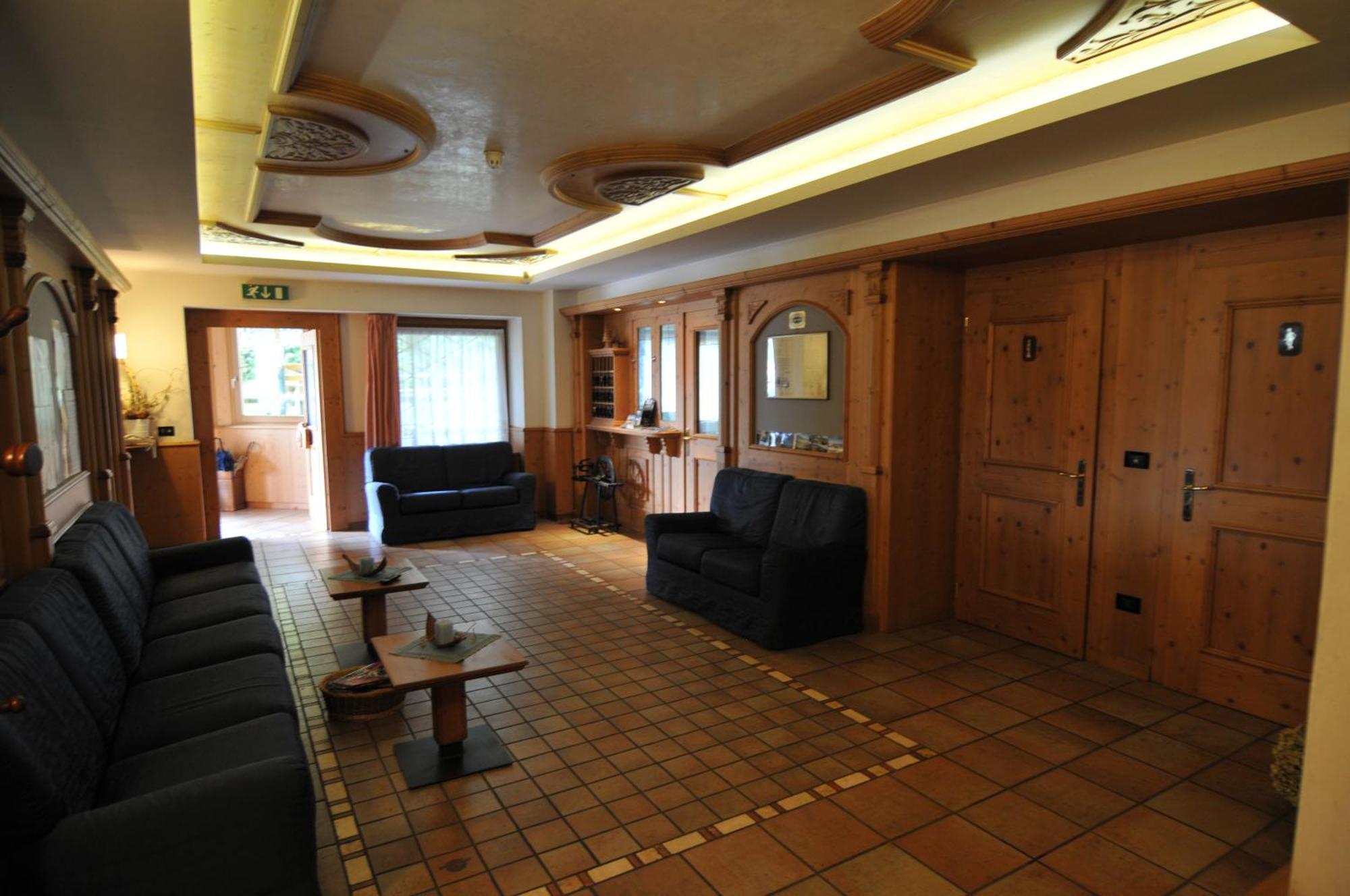 Al Pian Garni Hotel - B&B & Pizza Vattaro Eksteriør billede